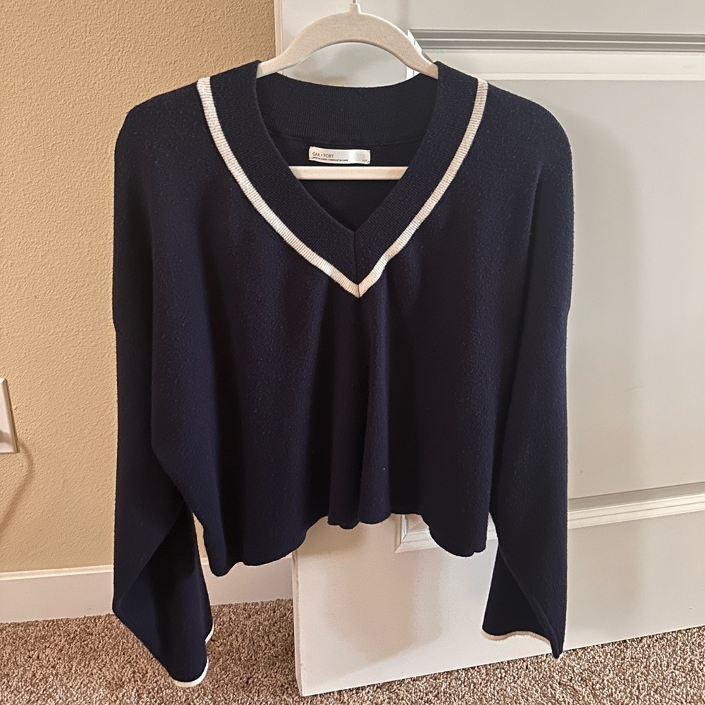 Oak and Fort v neck sweater